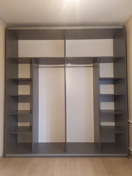 Шафа купе Doros G-Caiser Антрацит / Білий 2 ДСП / 3 частини 220х60х240 (42001012) &mdash; Morfey.ua