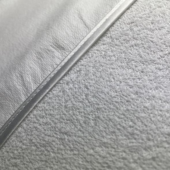 Вологозахисна наволочка Avila 50x70 см &mdash; Morfey.ua