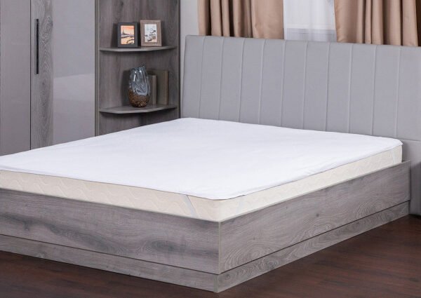 Наматрацник Good-Dream Delice Водонепроникний на гумках по кутах 190x200 (GDDE190200)