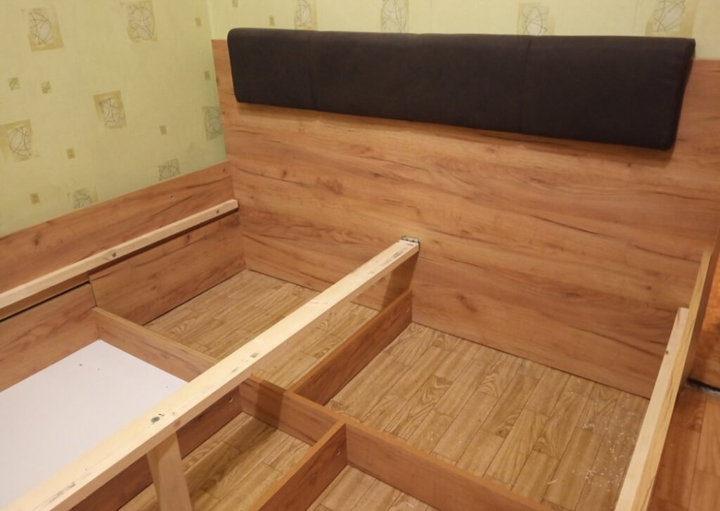 Ліжко Місяць м'яка спинка з ящиками MiroMark